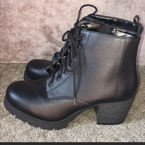 Coconuts by Matisse Tie ankle boots black 8